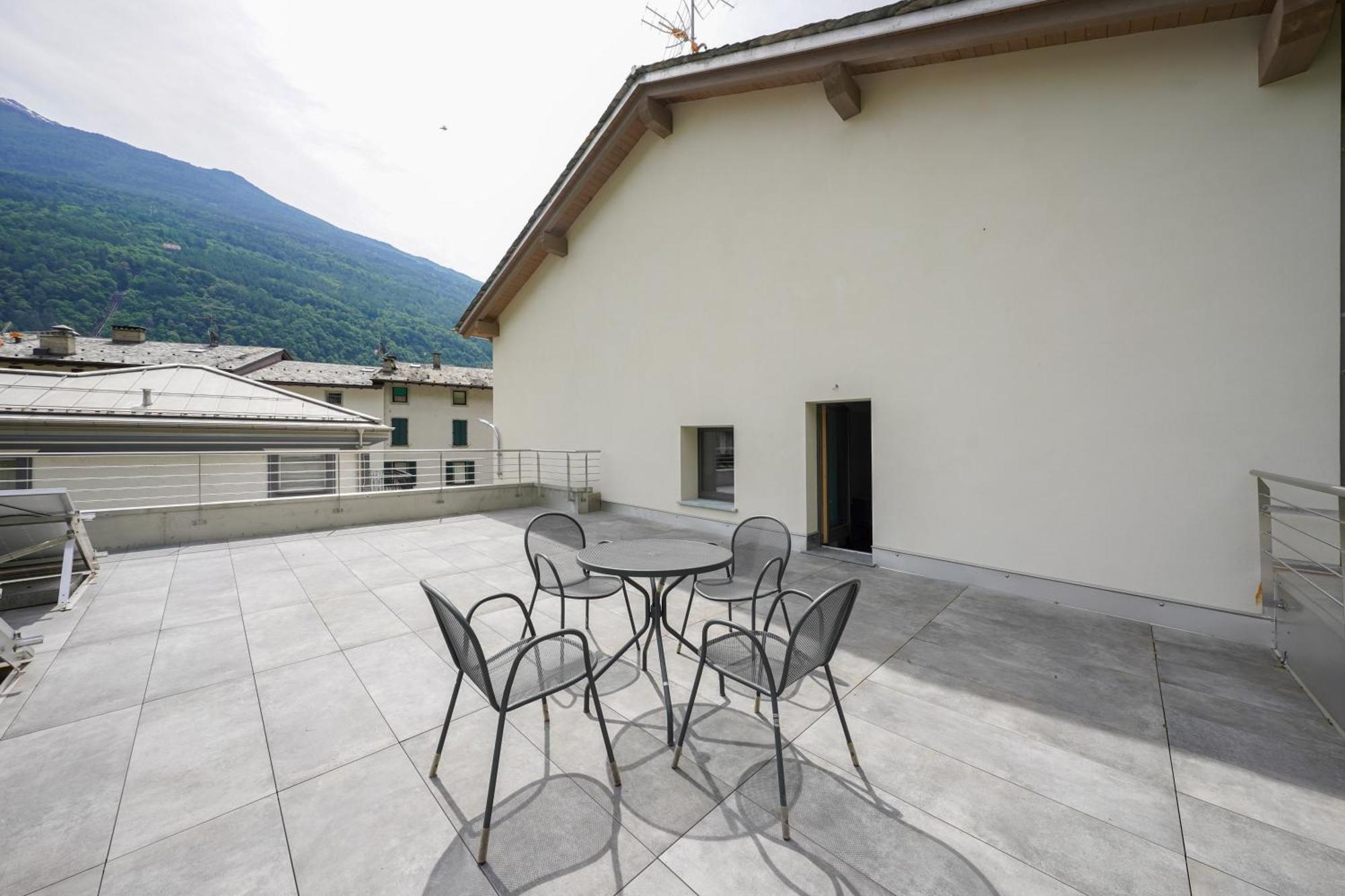 Al Campanile - Valtellina - 15 Min Da Bernina Express Apartment Grosotto Bagian luar foto