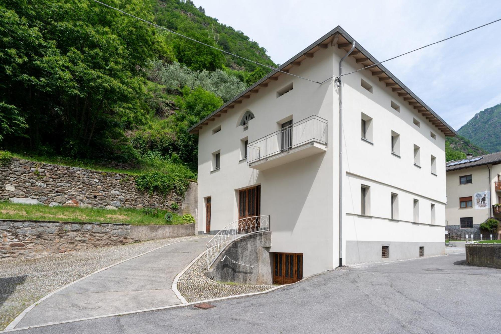 Al Campanile - Valtellina - 15 Min Da Bernina Express Apartment Grosotto Bagian luar foto